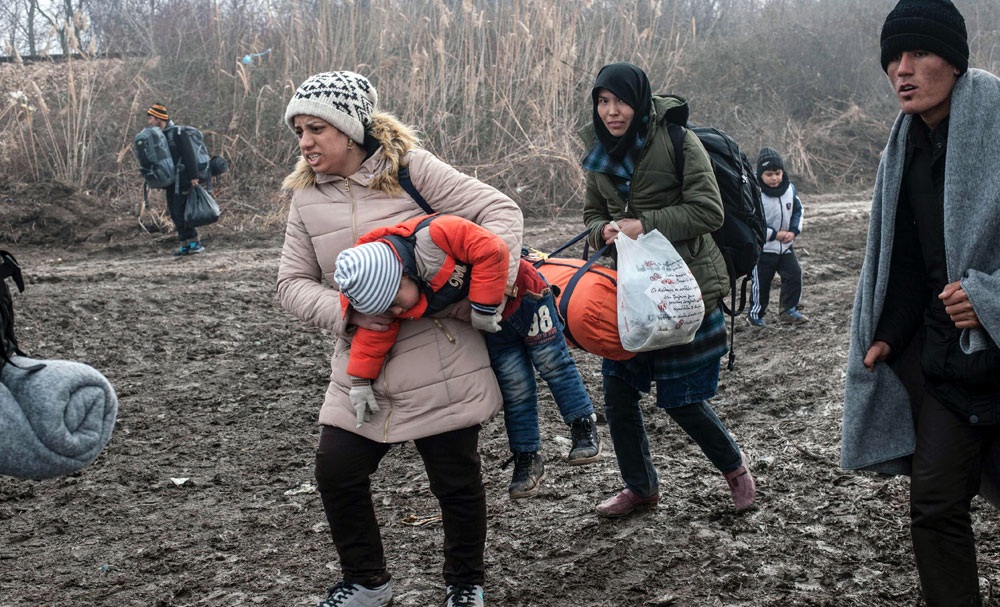 عبور پناهجویان از مرز صربستان