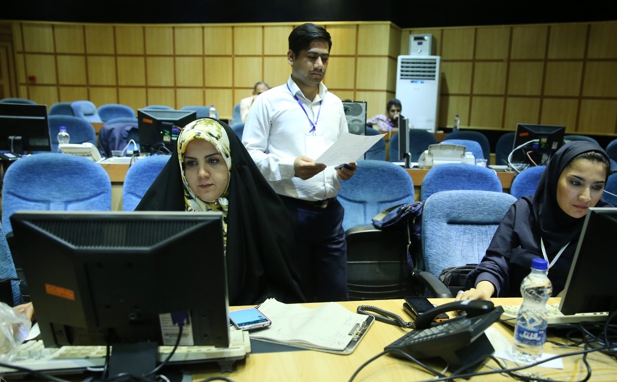 حضور خبرنگاران در ستاد انتخابات وزارت کشور