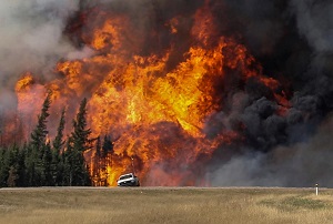 ادامه ی آتش سوزی هادر آلبرتای کانادا