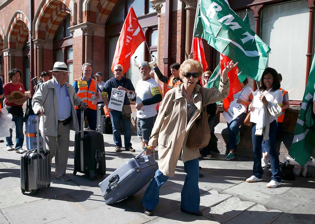 اعتصاب کارکنان شرکت راهبری یورو استار و آوارگی مسافرین - لندن