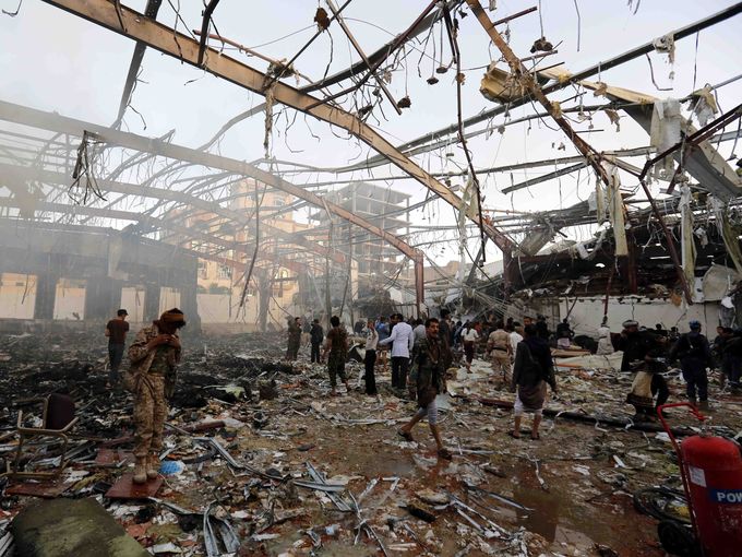 حمله ی هوایی هواپیماهای رژیم آل سعود به یک مجلس ختم در یمن