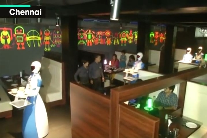 رستوران هندی با خدمات ربات ها