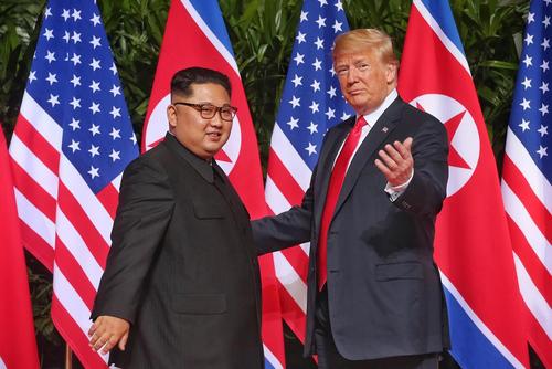 دیدار دونالد ترامپ و کیم جونگ اون در سنگاپور و امضای توافق تاریخی خلع سلاح هسته ای پیونگ یانگ