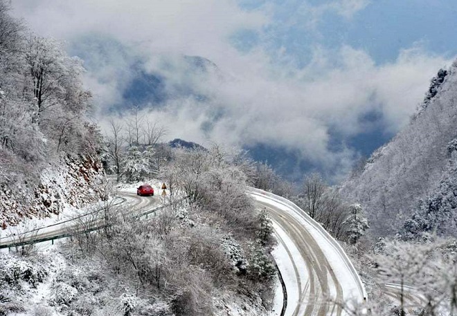 بارش برف در روستای زنججوپو، چین