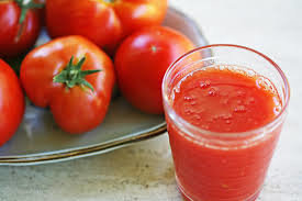 خواص آب گوجه فرنگی |  دانستنی های مهم در مورد فواید آب گوجه فرنگی برای درمان سرطان و بیمارهای قلبی 