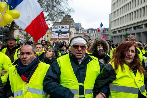 برگزاری دوازدهمین "شنبه اعتراض" مخالفان دولت فرانسه موسوم به "جلیقه زردها" در شهرهای مکختلف فرانسه
