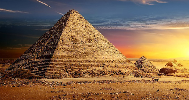 آیا اهرام ثلاثه مصر را فضاییها ساخته‌اند؟