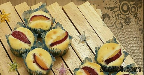 طرز تهیه کیک آلو قرمز