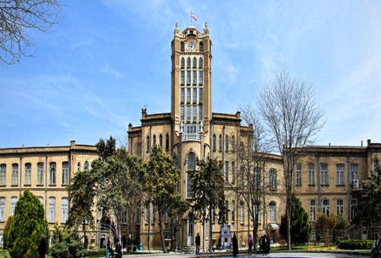 بیتوجهی به عمارت تاریخی «ساعت» تبریز جبران‌ناپذیر است