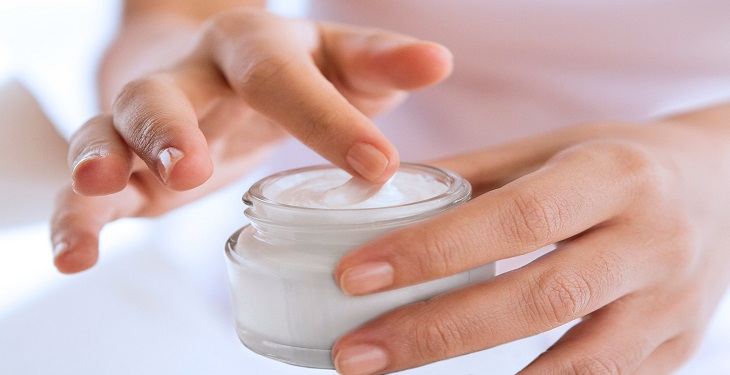چگونه رنگ پوست خود را روشن تر جلوه دهیم؟