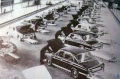 خودروسازان در تله‌اند یا تله می‌سازند