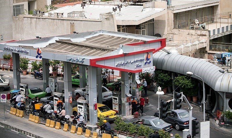 استخوان درشت بنزین در گلوی دولت