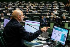 بگو مگوی نقدعلی با قالیباف