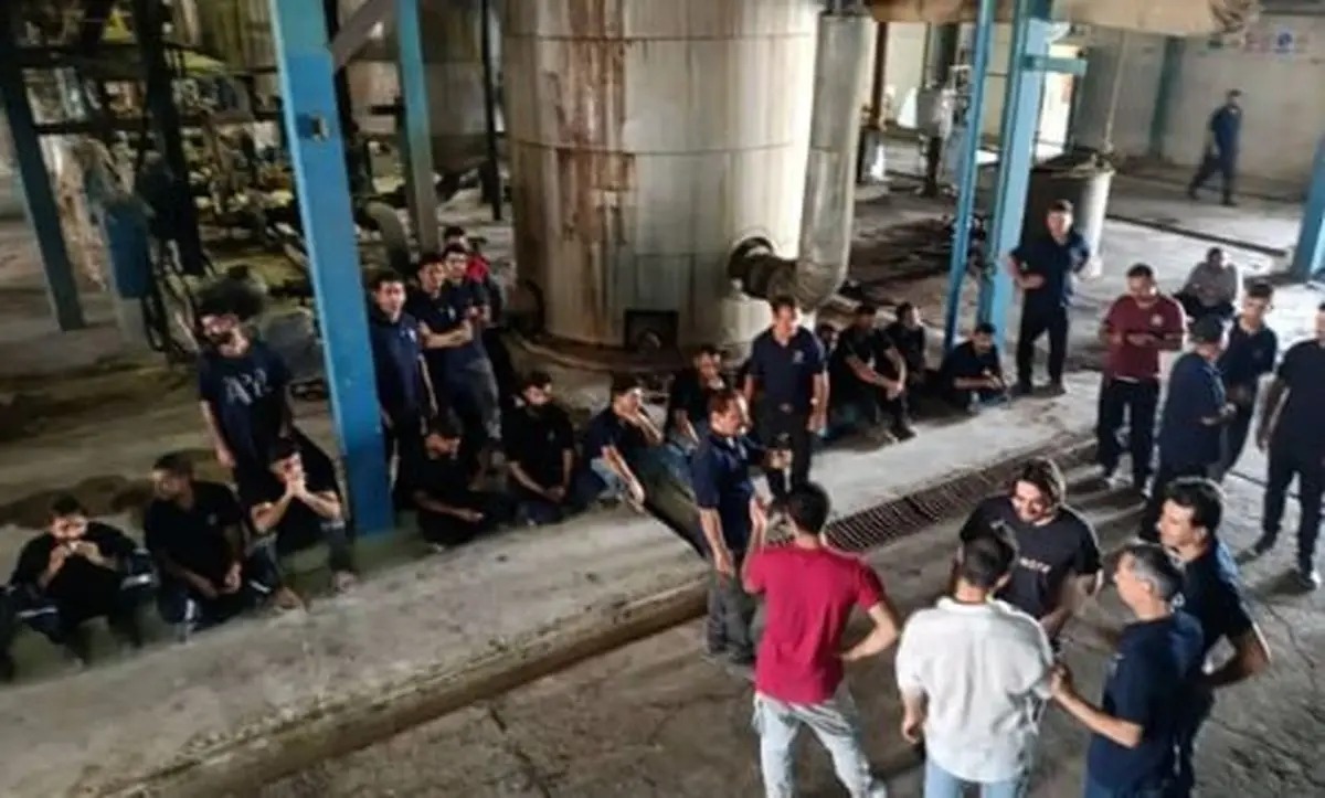 چهارمین روز اعتراض صنفی کارگران قند خاورمیانه