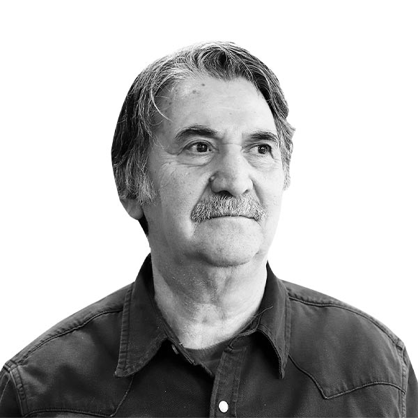 در اقتصاد معیشتی مانده‌ایم