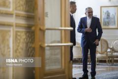 نگاه سطحی به آمریکا درست نیست