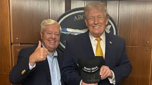 چندین مشاور ترامپ را از جنگ باز می‌دارند