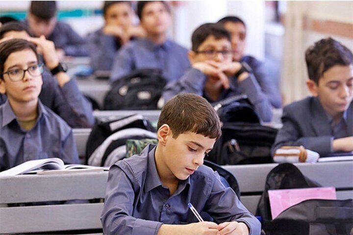 امتحان دانش آموزان