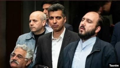 فردوسی پور را با ترامپ در یک جانشاندند