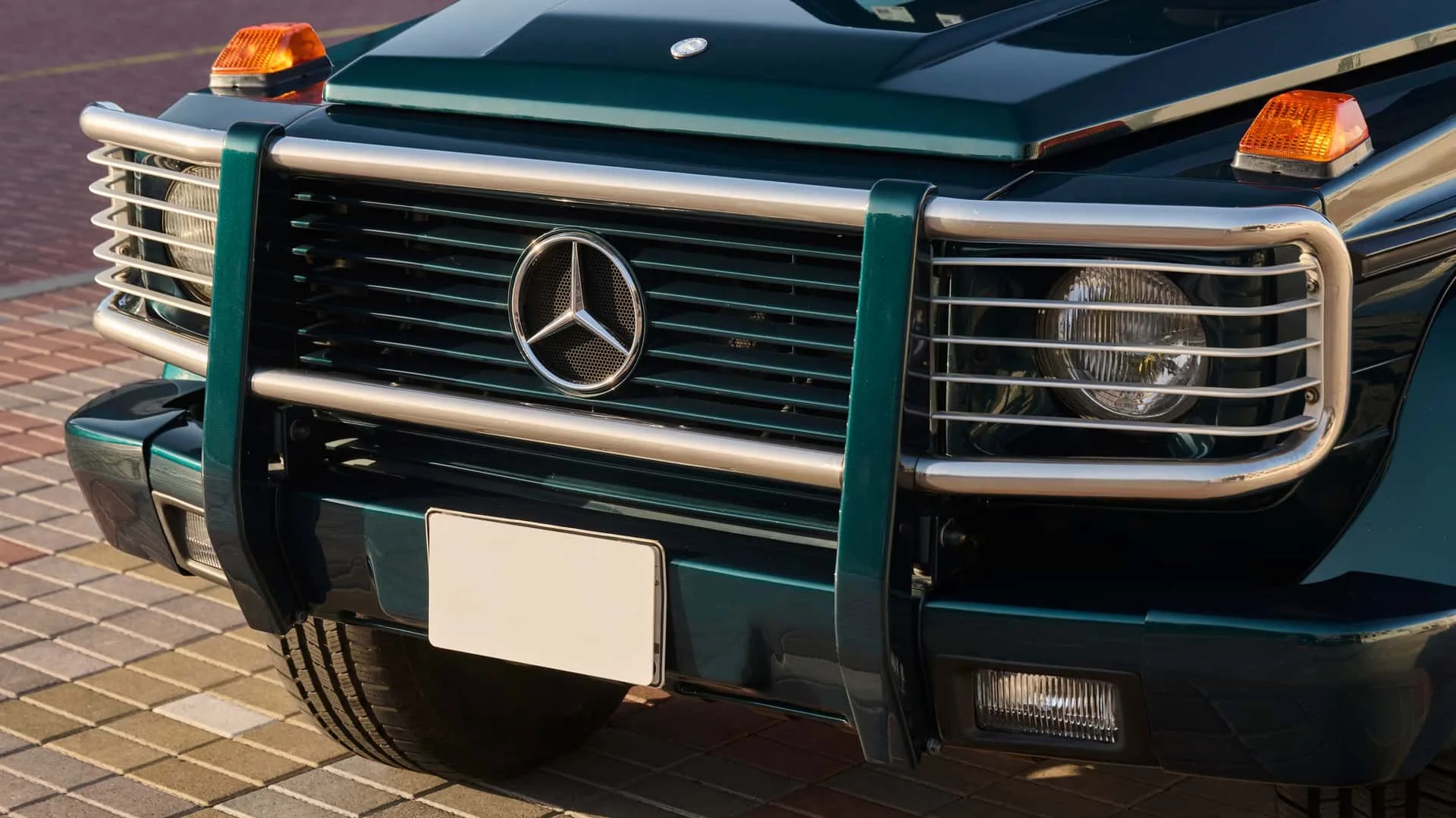 نمای جلو مرسدس 500 GE V8 AMG
