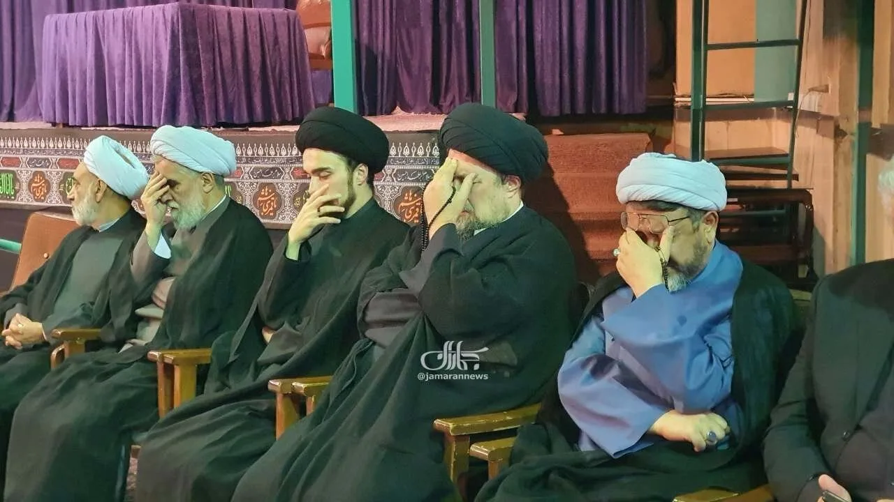 مراسم بزرگداشت رهبر شهید در جماران/ سید حسن خمینی و پسرش در کنار هم نشستند/ مهدی هاشمی هم بود + تصاویر