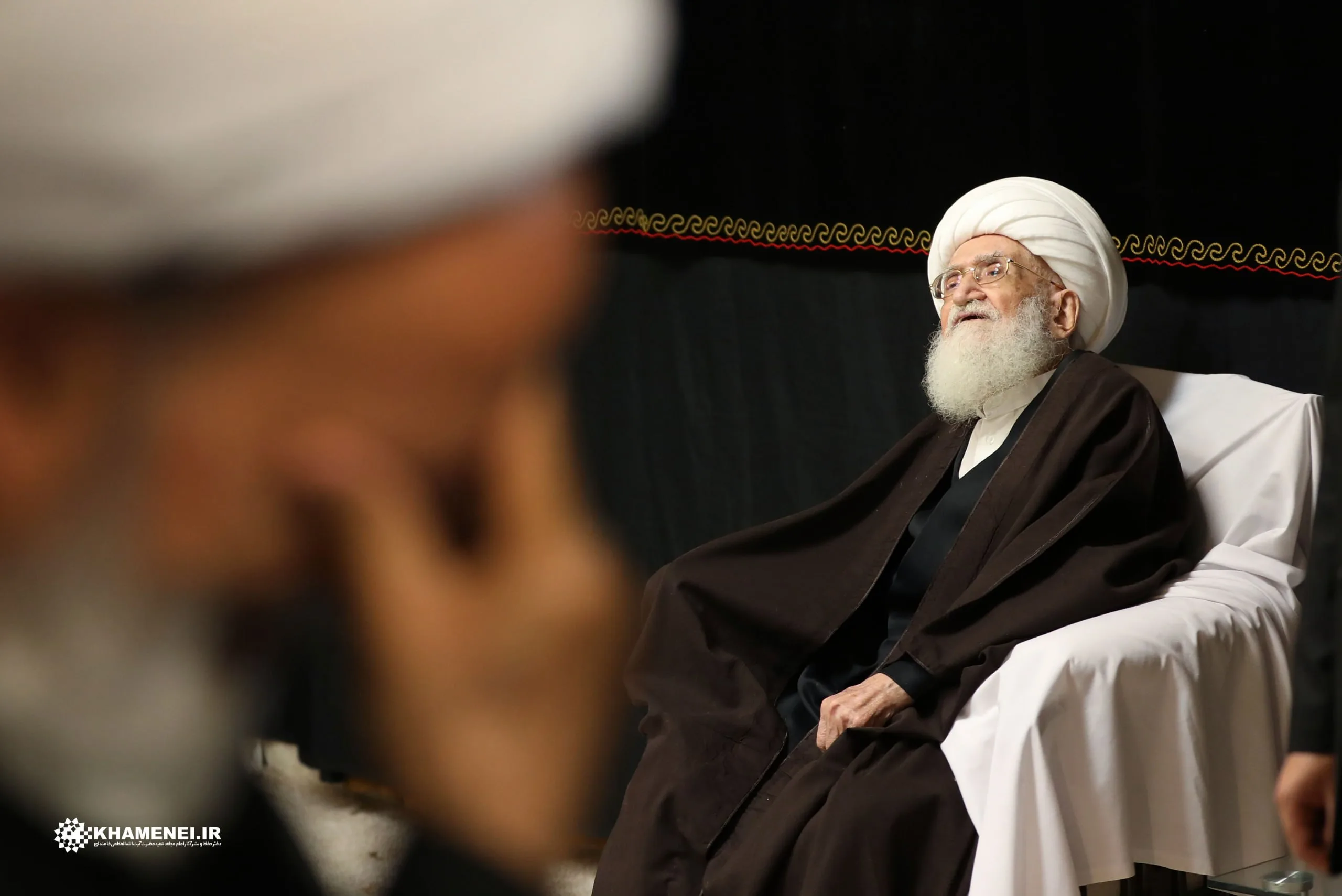 تصاویر مراسم بزرگداشت رهبر شهید در دفتر آیت‌الله العظمی نوری همدانی