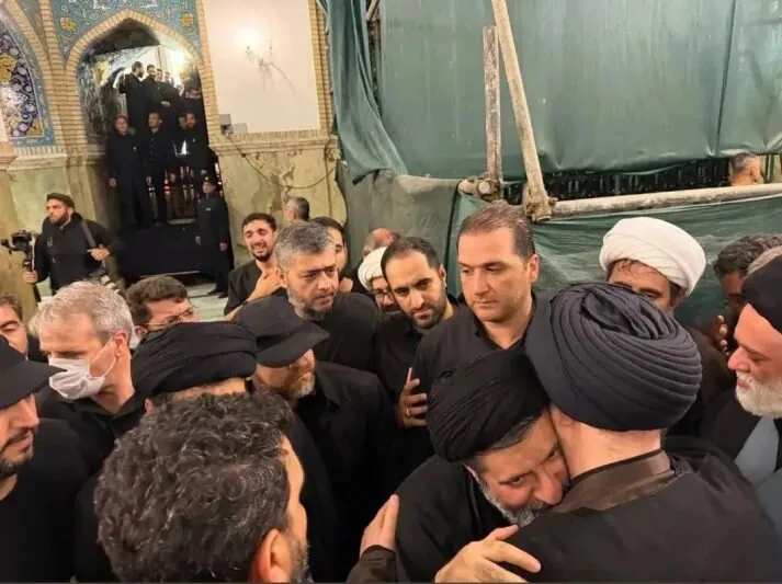 فرزند رهبر شهید انقلاب در آغوش سیدحسن خمینی+ عکس