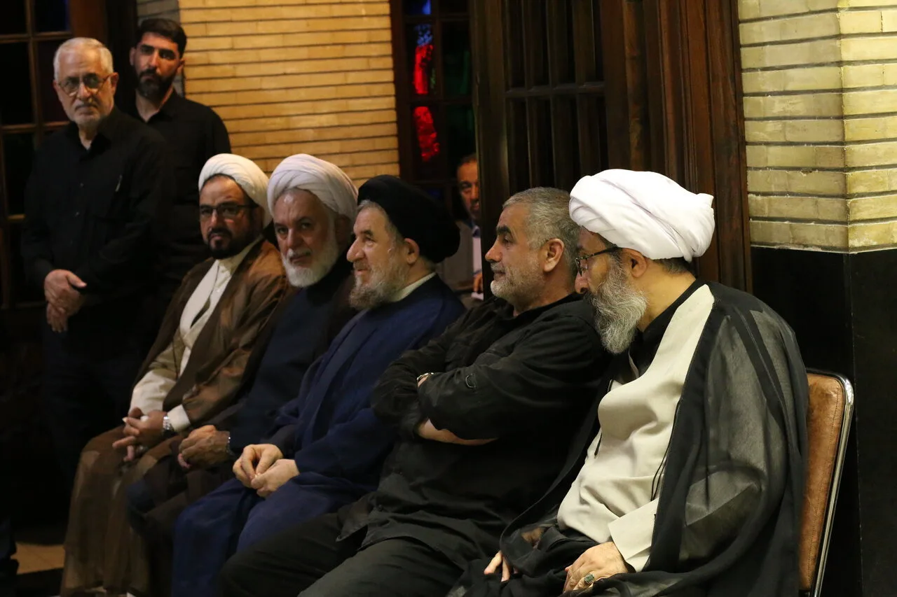 بزرگداشت رهبر شهید و شهدای جنگ رمضان در تهران/ کدام نمایندگان مجلس حضور داشتند؟/ آقای نایب رییس هم بود + تصاویر