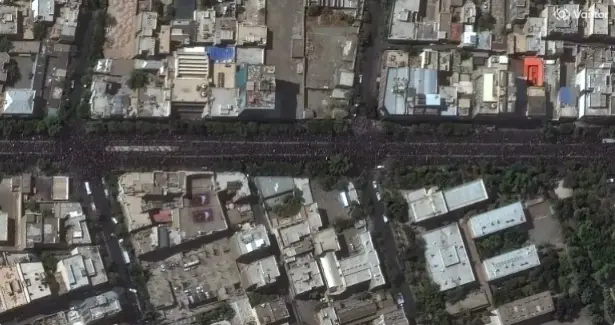 شرکت آمریکایی وسعت مراسم تشییع رهبر شهید انقلاب را ثبت کرد+ تصاویر