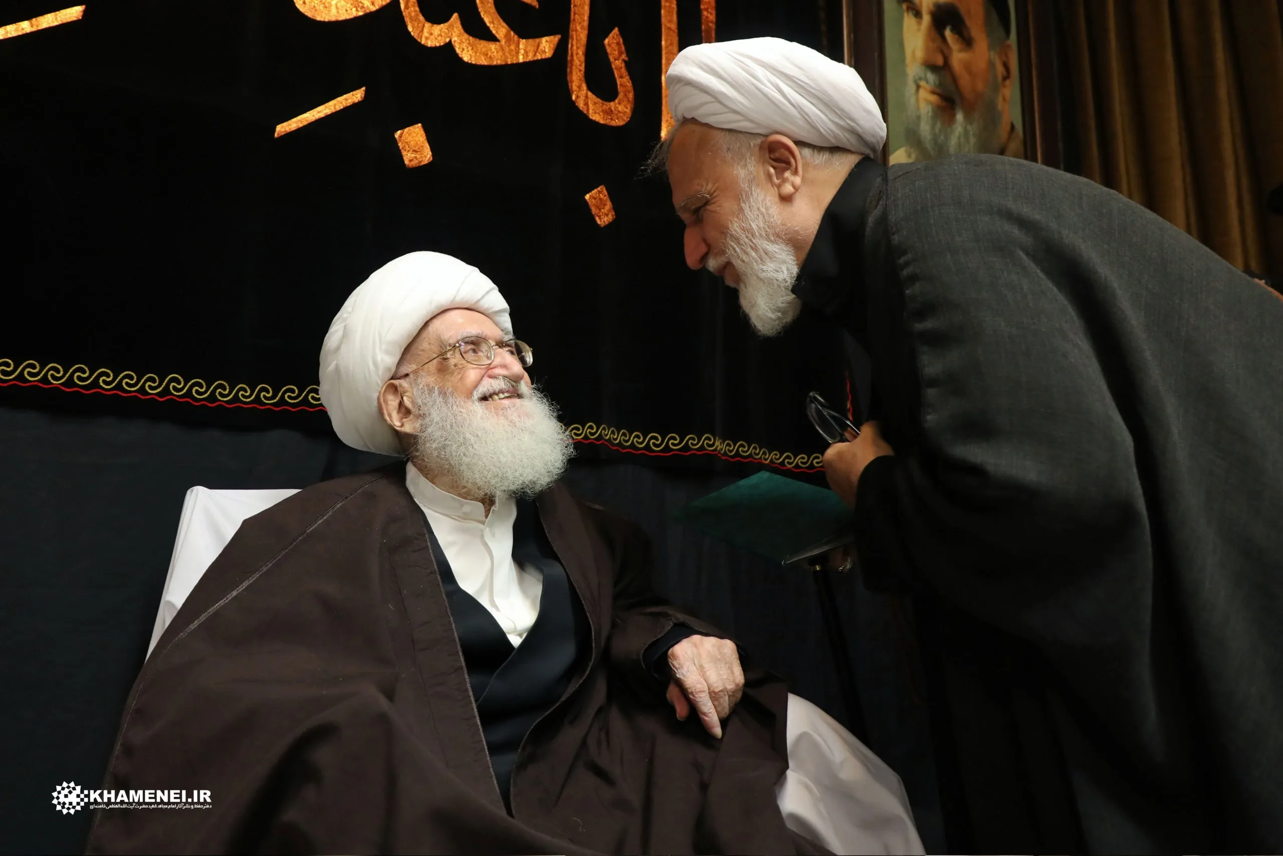 تصاویر مراسم بزرگداشت رهبر شهید در دفتر آیت‌الله العظمی نوری همدانی