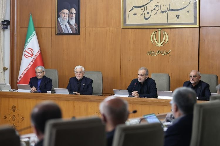 عکس هایی از پزشکیان و عارف در جلسه امروز هیئت دولت