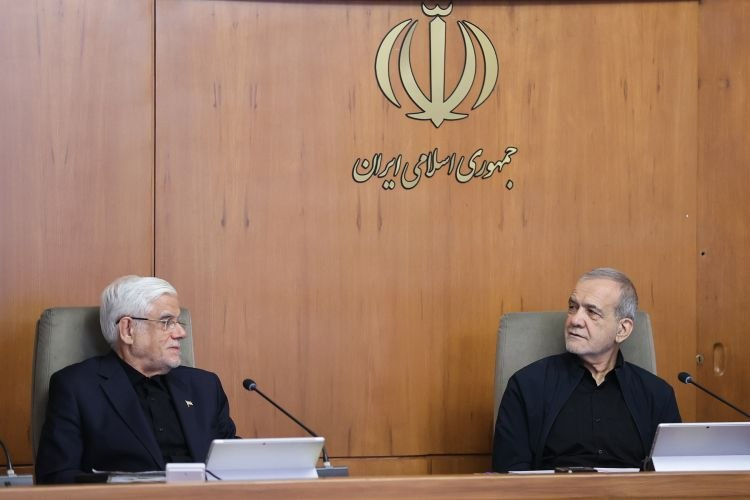 عکس هایی از پزشکیان و عارف در جلسه امروز هیئت دولت