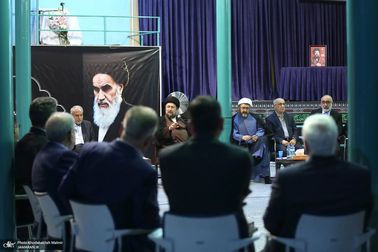 دیدار سید حسن خمینی با خانم باستان شناس سرشناس/ هادی خانیکی هم بود +تصویر