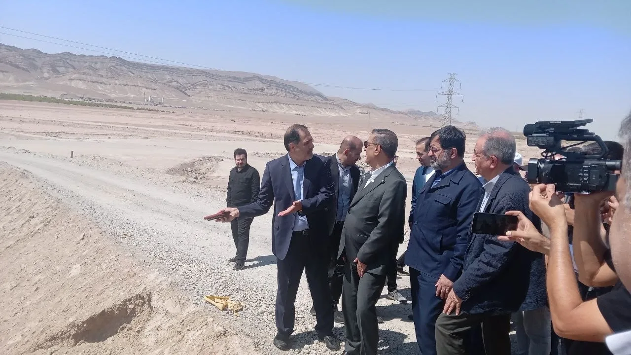 بازدید معاون اجرایی رئیسجمهور از کمربندی شهید سلیمانی قم