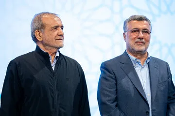محمدرضا ظفرقندی، وزیر بهداشت و مسعود پزشکیان، رییس جمهور در مراسم بزرگداشت روز پزشک