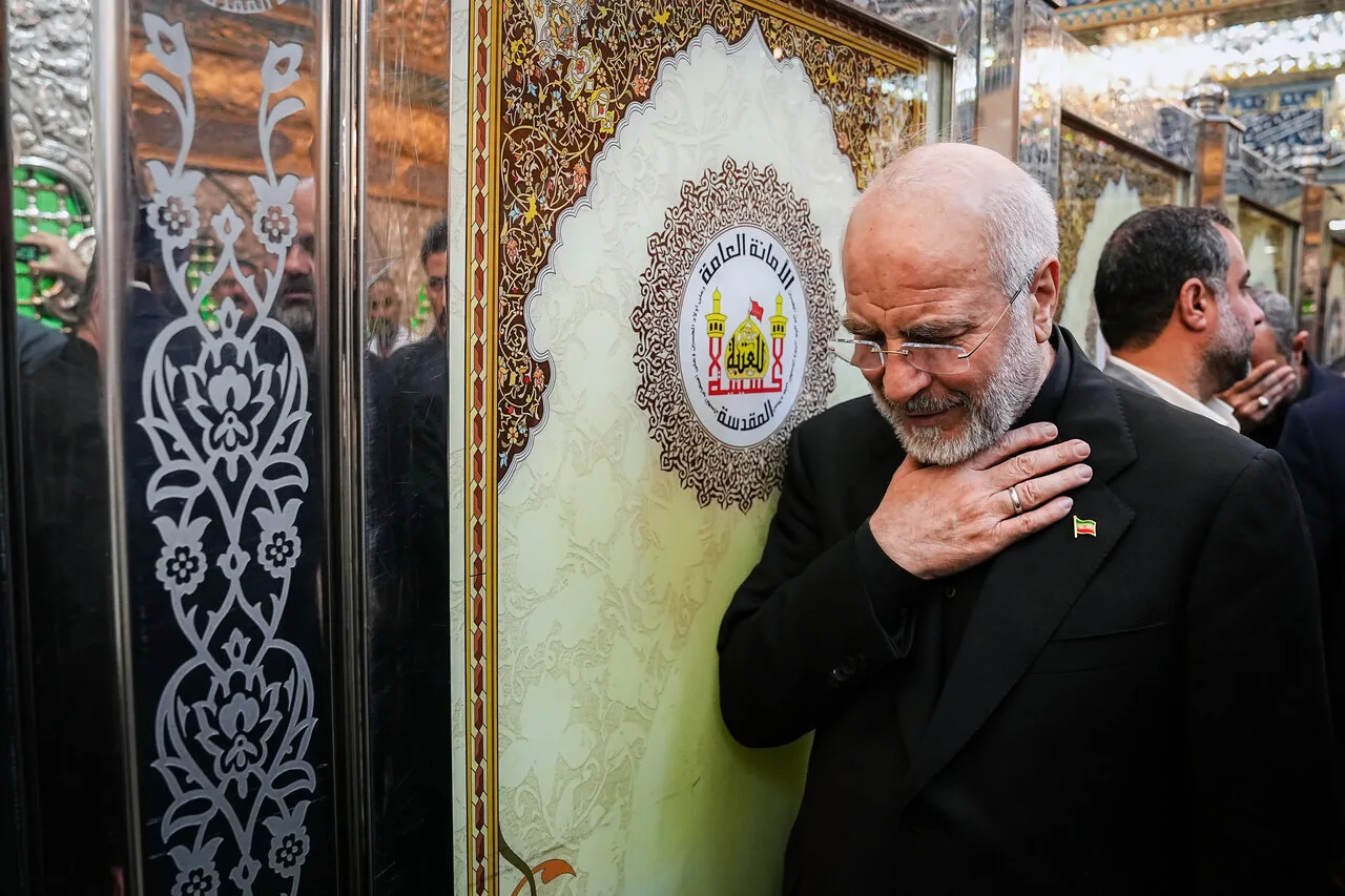 اشکهای قالیباف در زیارت حرم امام حسین(ع) در کربلای معلی
