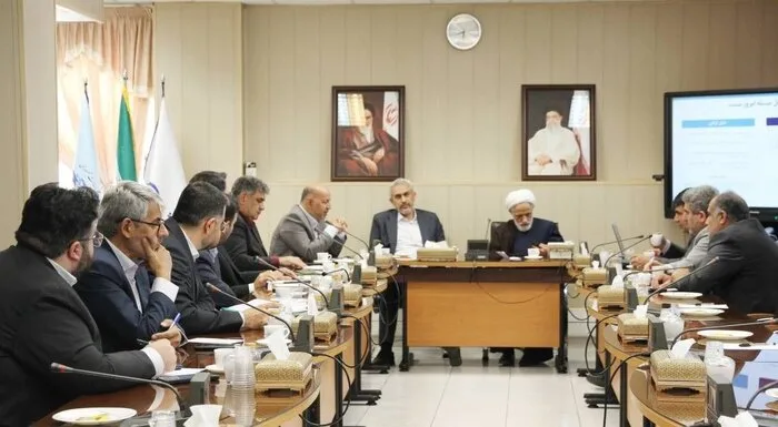 تاکید معاون رئیسجمهور بر ایجاد راهحل پایدار میان توسعه مناطق آزاد و حفظ منافع عمومی