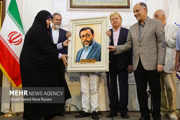 آیین بزرگداشت زنده‌ یاد علی حاتمی