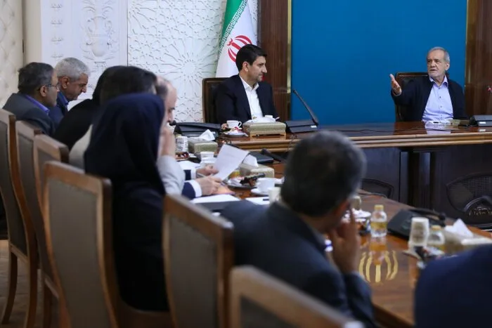 پزشکیان: دریافت هرگونه خدمت در کشور منوط به ارائه کد پستی و کد ملی میشود