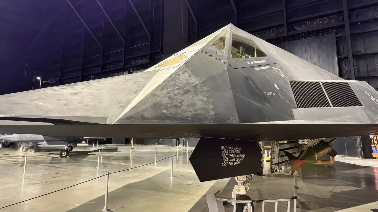 جنگنده پنهانکار F-117