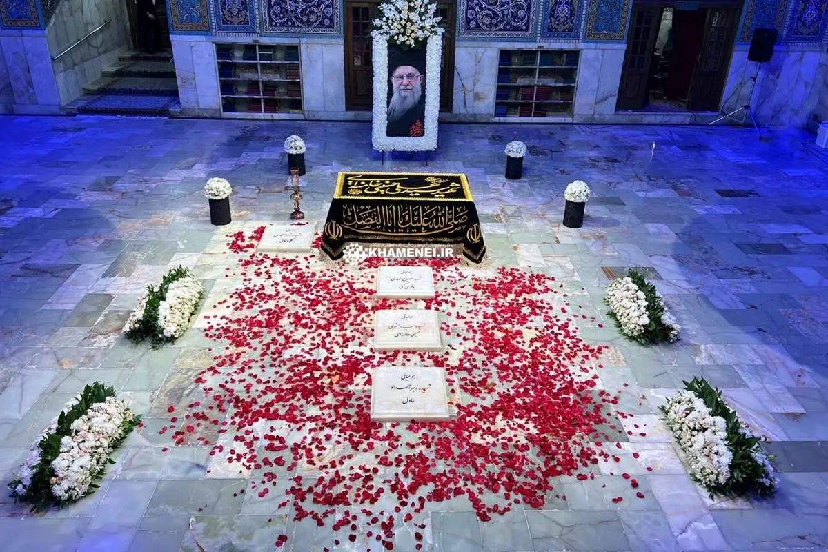 اینستاگرام، صفحه «رواق دارالذکر» مزار رهبر شهید انقلاب را مسدود کرد