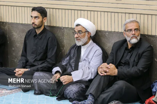 مراسم یادبود مرحوم «اکبر عبدی» در مسجد بلال