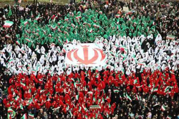 راه تثبیت پیروزی در جنگ، از مسیر دیپلماسی میگذرد/ اختلاف افکنی پاس گل به دشمن است
