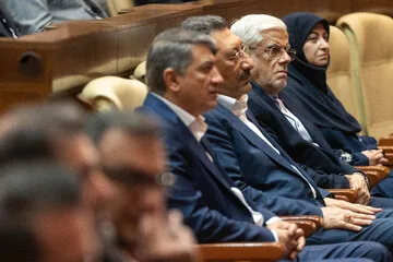 محمدرضا عارف، معاون اول رئیس‌جمهور در بیست و پنجمین همایش ملی صنعت، معدن و خدمات سبز