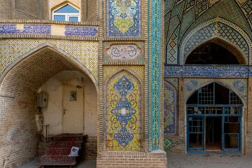 معماری در حال نابودی؛ مسجد «حاج رجبعلی».