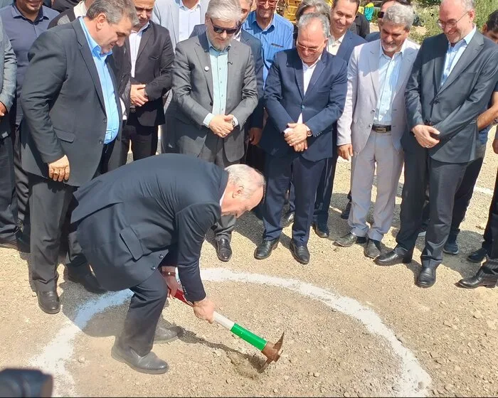 ساخت خوابگاه ۵۲۰ نفری دانشگاه سمنان با حضور وزیر علوم آغاز شد