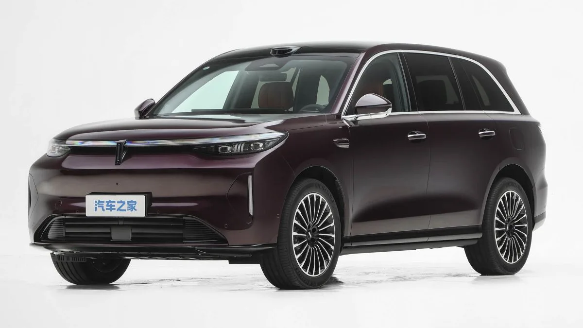 نمای جلو گریت وال Wey V8X