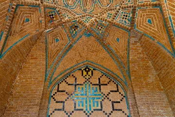 معماری در حال تغییر؛ مسجد «حاج رجبعلی».