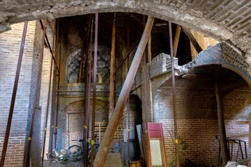 معماری در حال انزوا؛ مسجد «حاج رجبعلی».