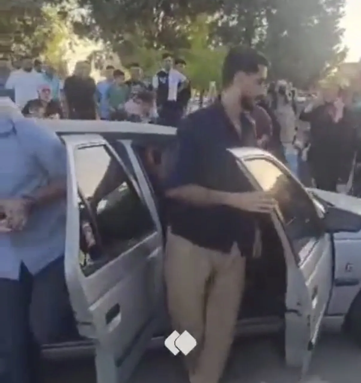 بازگشت سه جوان ارتشیِ ناو لاوان به کشور، بعد از ۶ ماه